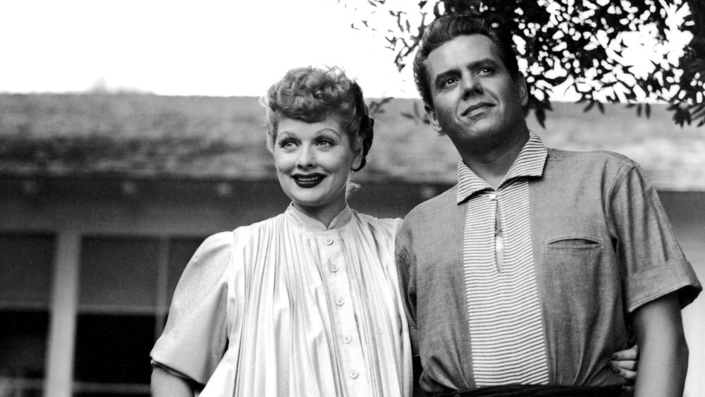 黑白的照片,露西尔·鲍尔和她的丈夫德,“我爱露西”